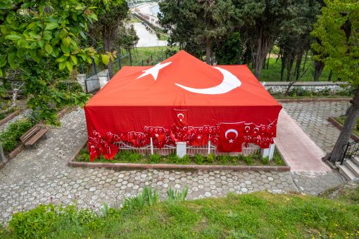 Bayraklı Baba
